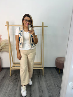 Set de Chaleco Bordado y Pantalón Casual Color Beige en Tela de Lino